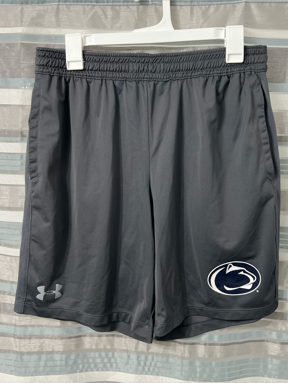 Under Armour Men’s Penn State Nittany Lions Gray Fitted Performance Shorts